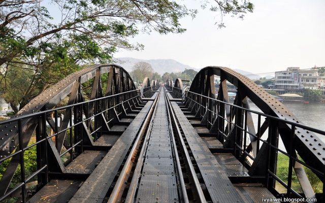 KANCHANABURI: The Bridge over River Kwai