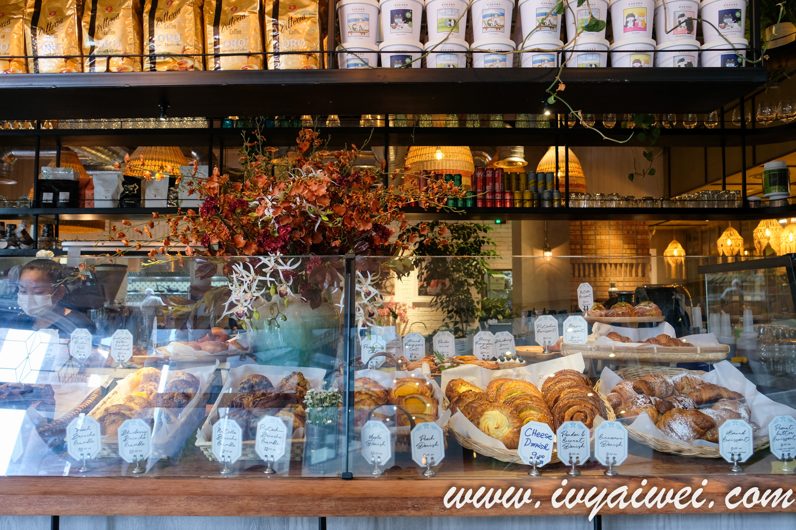 Lisette’s Café & Bakery @ 163 Retail Park