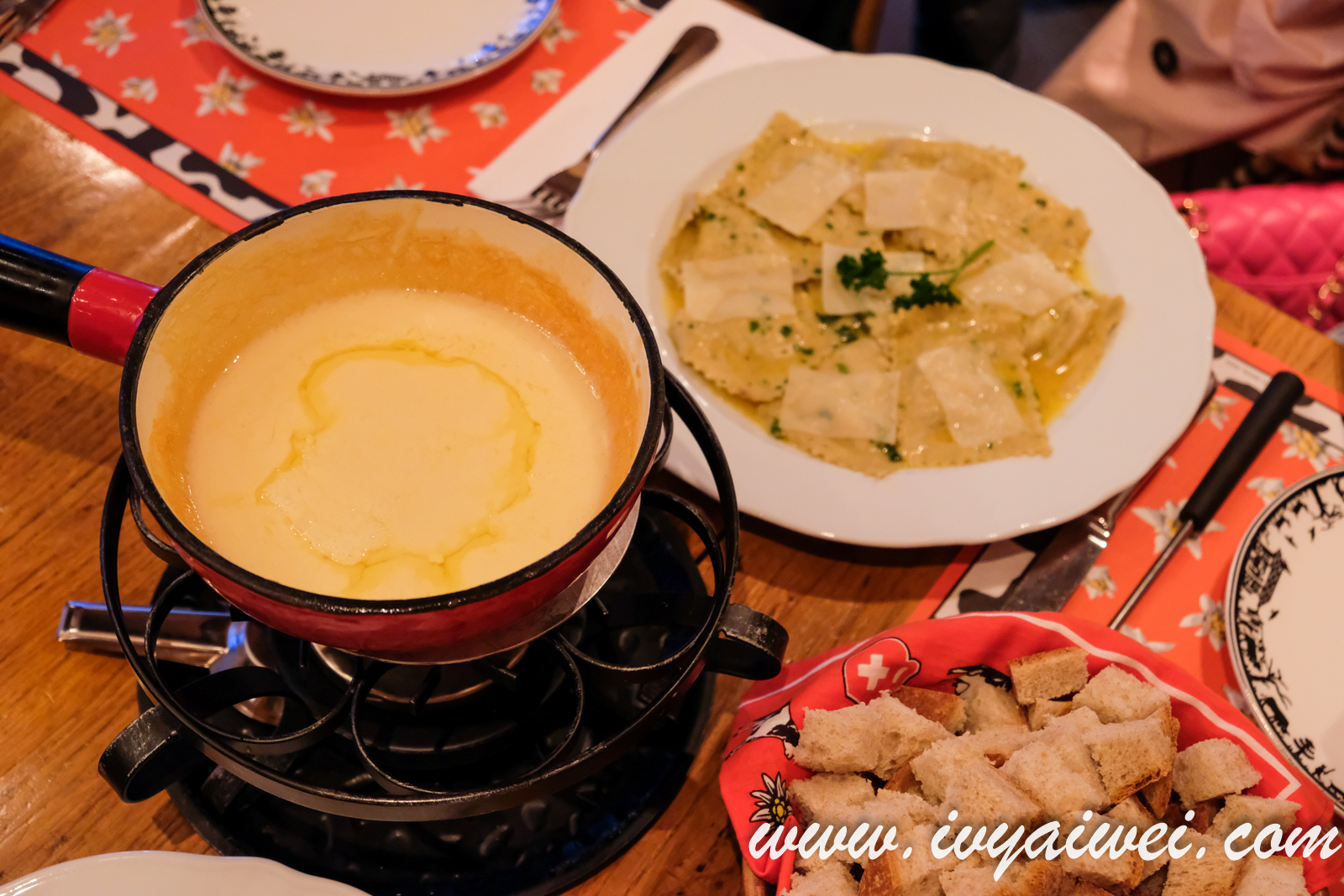 SWITZERLAND: Restaurant Alpchalet @ Luzern